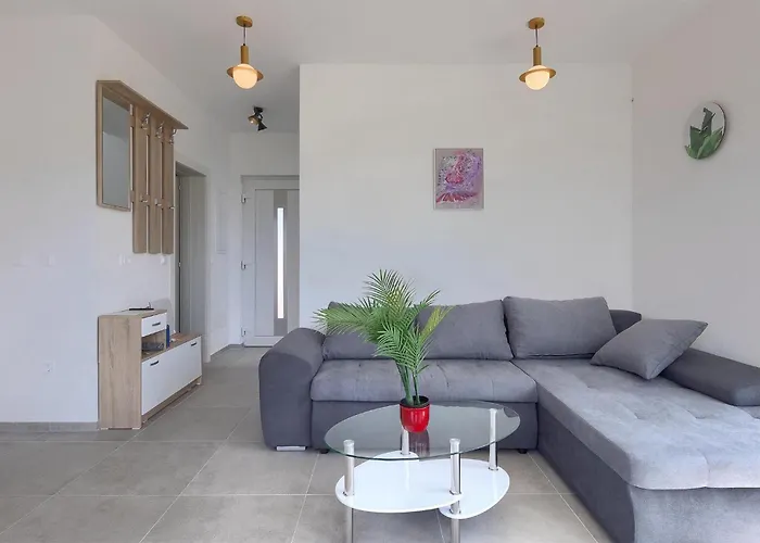 Lippa Peroj 1 Holiday home Pula