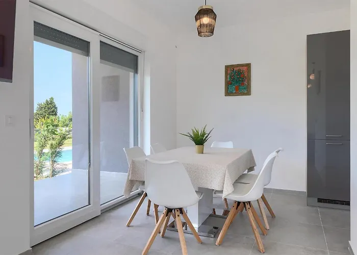 Lippa Peroj 1 Holiday home *