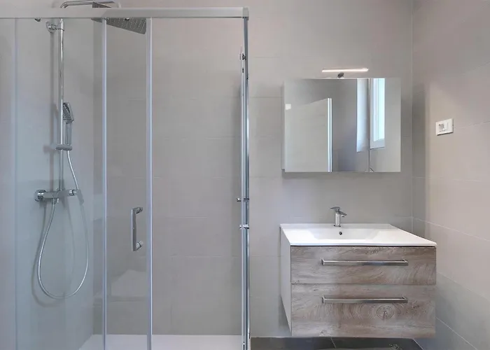 Lippa Peroj 1 * Pula