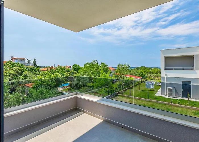 Lippa Peroj 1 Holiday home Pula