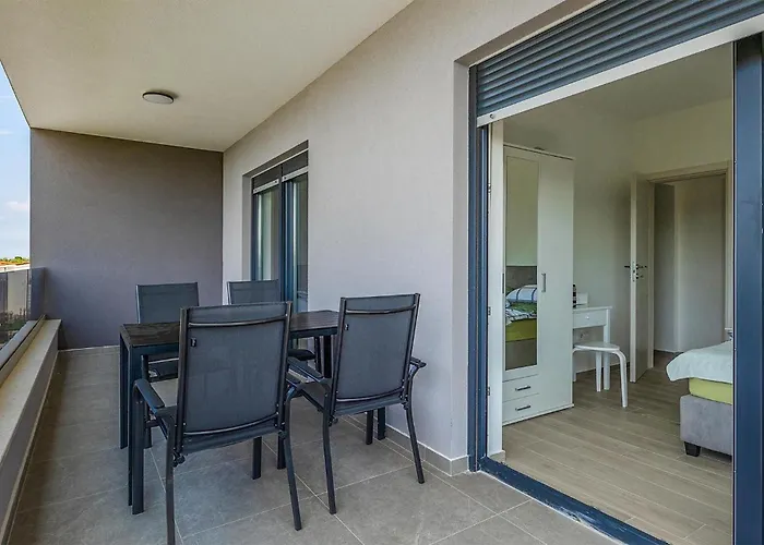 Lippa Peroj 1 Hébergement de vacances