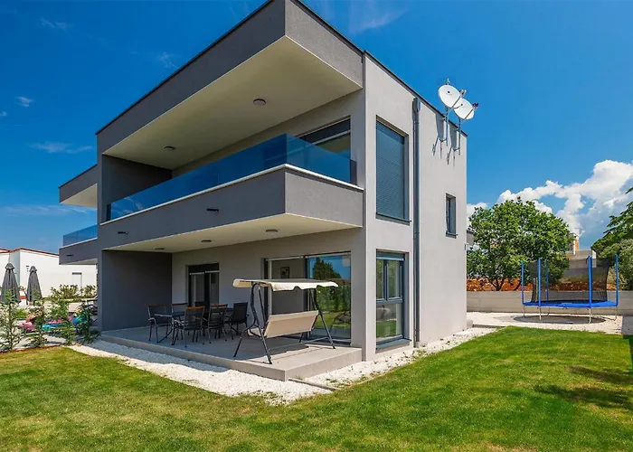 Holiday home Lippa Peroj 1