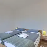 Lippa Peroj 1 * 普拉