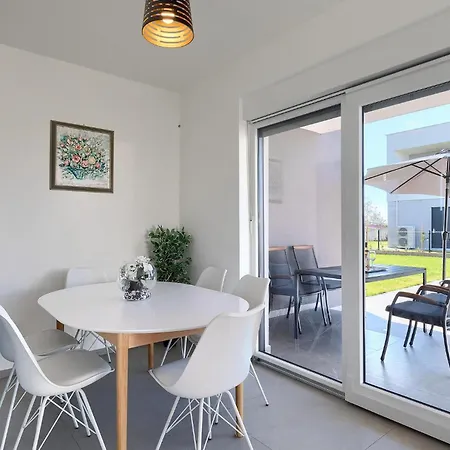 Σπίτι διακοπών Lippa Peroj 1 *