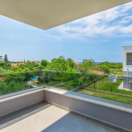 Lippa Peroj 1 Feriehus Pula