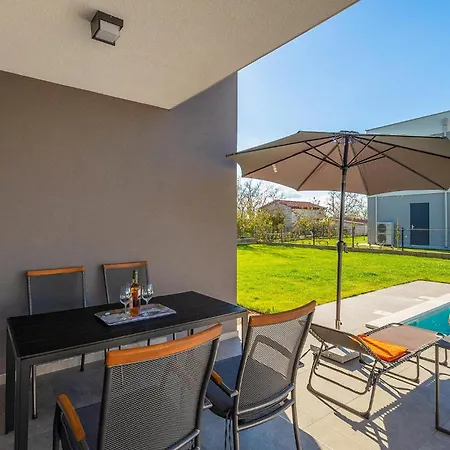 Σπίτι διακοπών Lippa Peroj 1 Πούλα